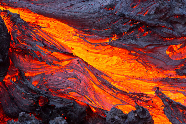 sự phun trào của dung nham núi lửa